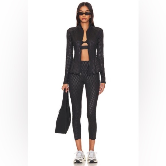 Beach Riot Twist Top in Black Embossed Check, Size Large, $98 - Picture 7 of 12